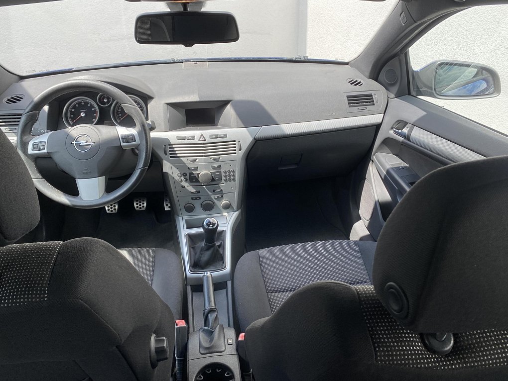 Opel Astra 1.6i Sport GTC