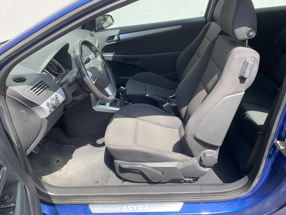 Opel Astra 1.6i Sport GTC