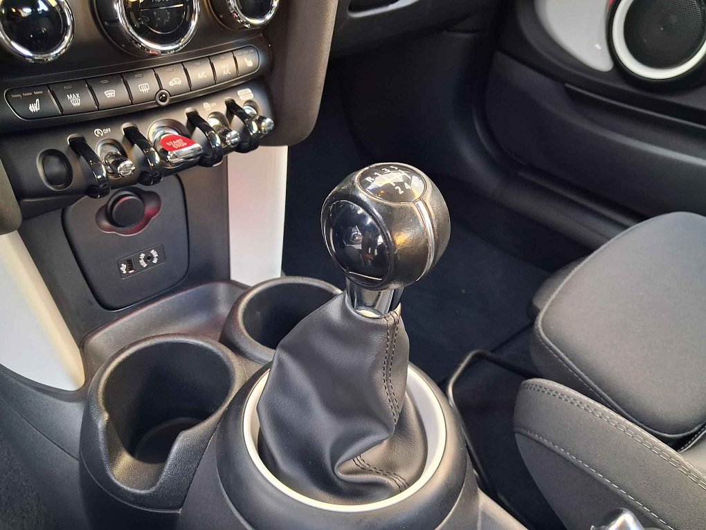Mini Cooper 1.5i 