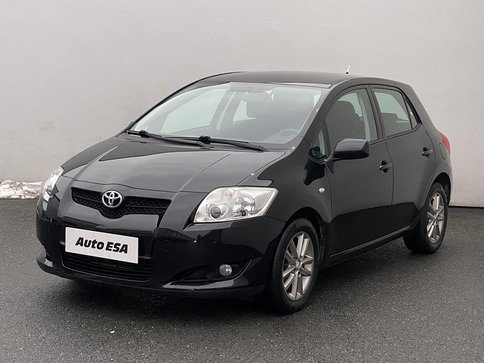 Toyota Auris 1.3i Team