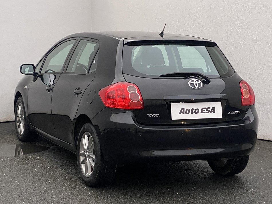 Toyota Auris 1.3i Team