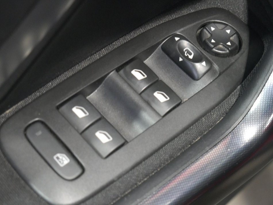 Peugeot 2008 1.2 PT Allure