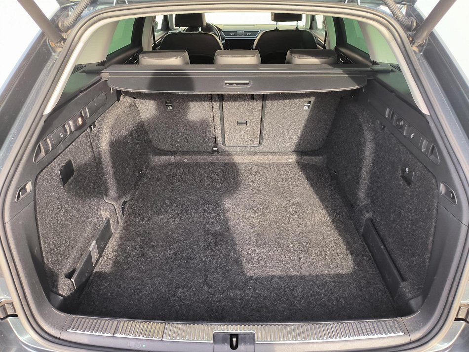 Škoda Superb III 1.8 TSi L&K