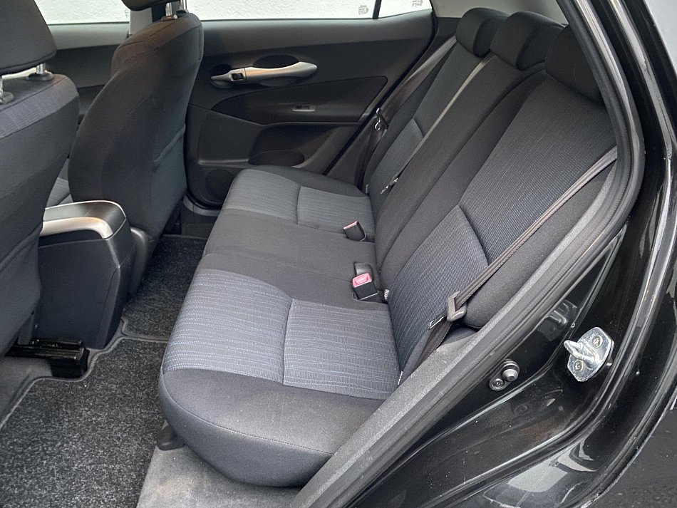 Toyota Auris 1.3i Team