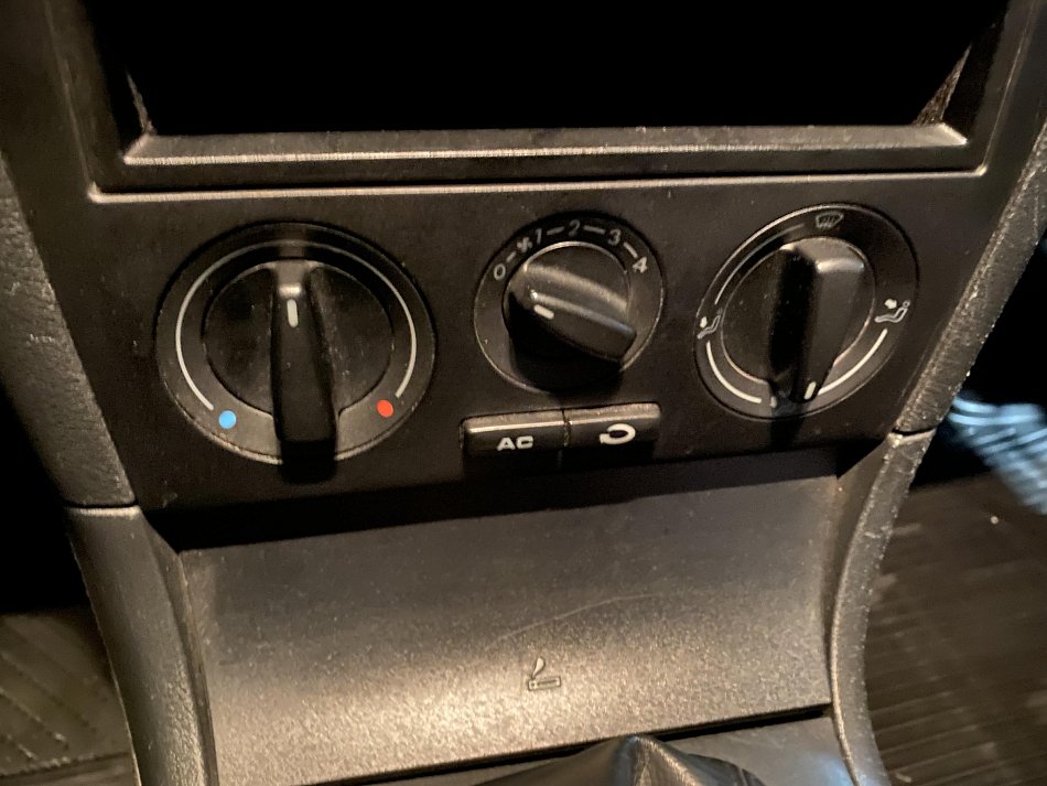 Škoda Octavia 1.6i  Tour