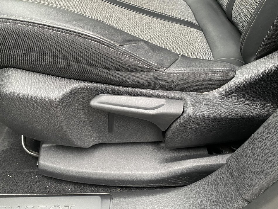 Peugeot 3008 1.5 HDi Allure