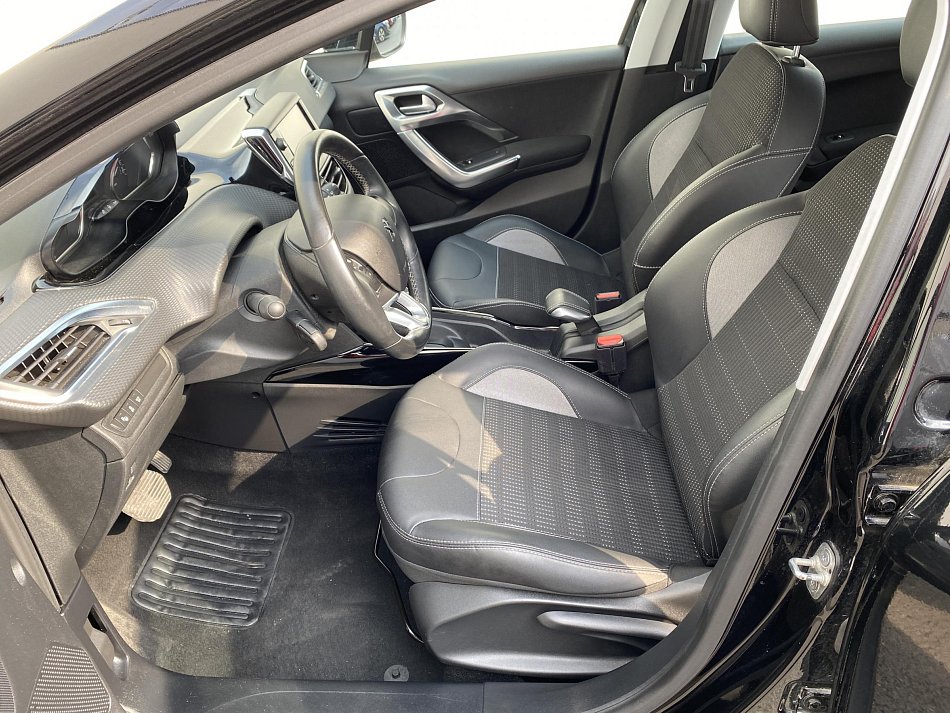 Peugeot 2008 1.2 PT Allure