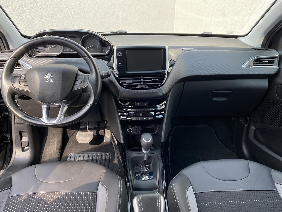 Peugeot 2008 1.2 PT Allure