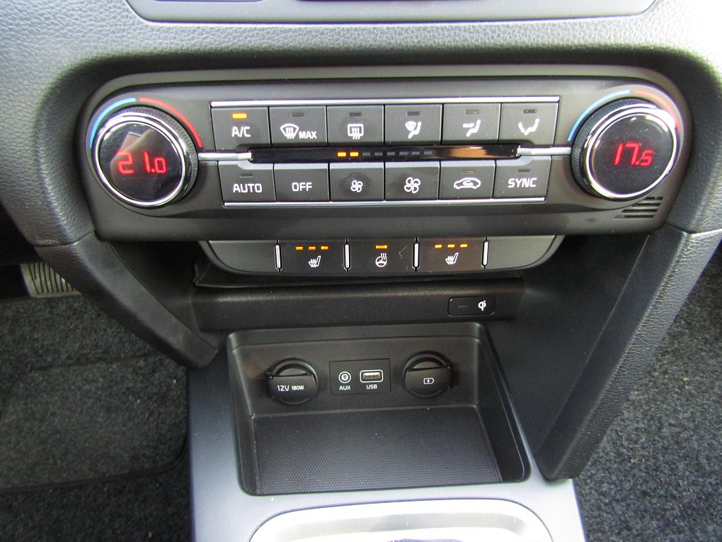 Kia Ceed 1.6 CRDi Exclusive