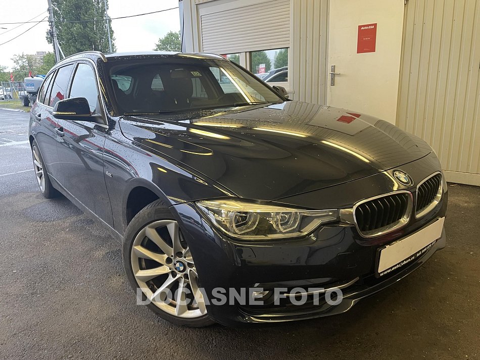 BMW Řada 3 2.0 i Sport Line 320i xDrive