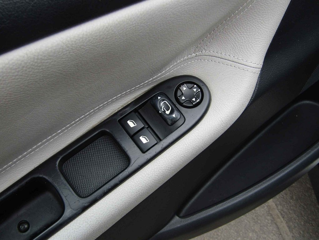 Peugeot 207 1.6i 