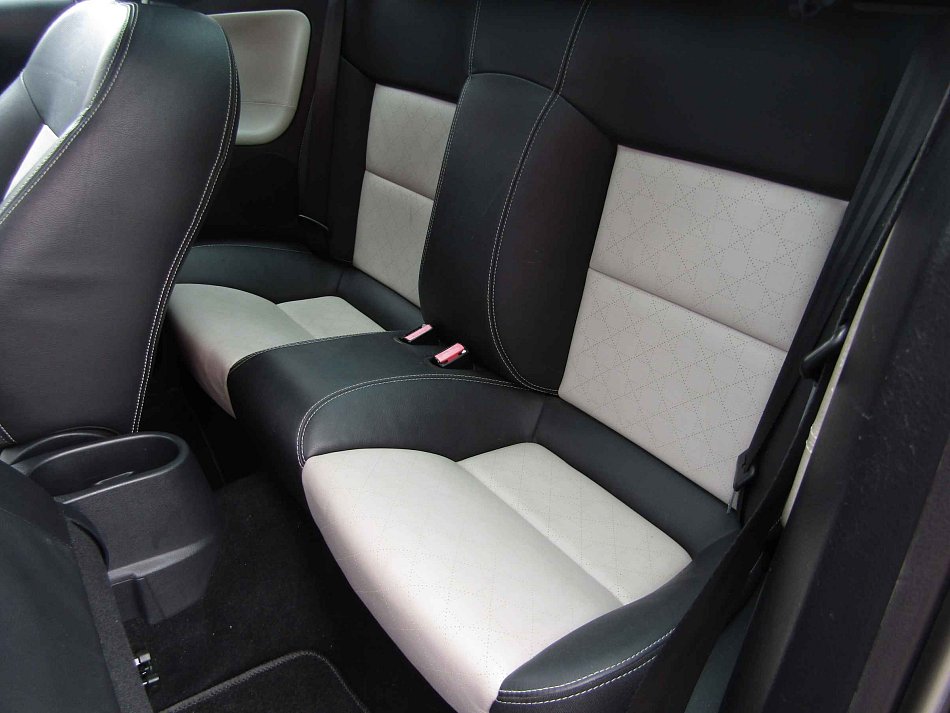 Peugeot 207 1.6i 