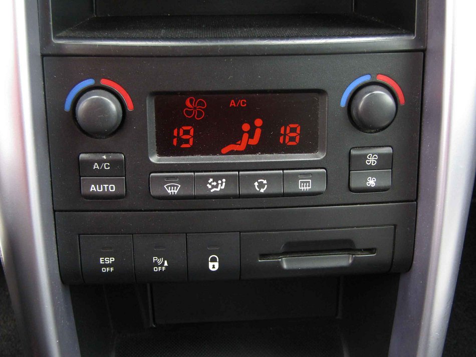 Peugeot 207 1.6i 
