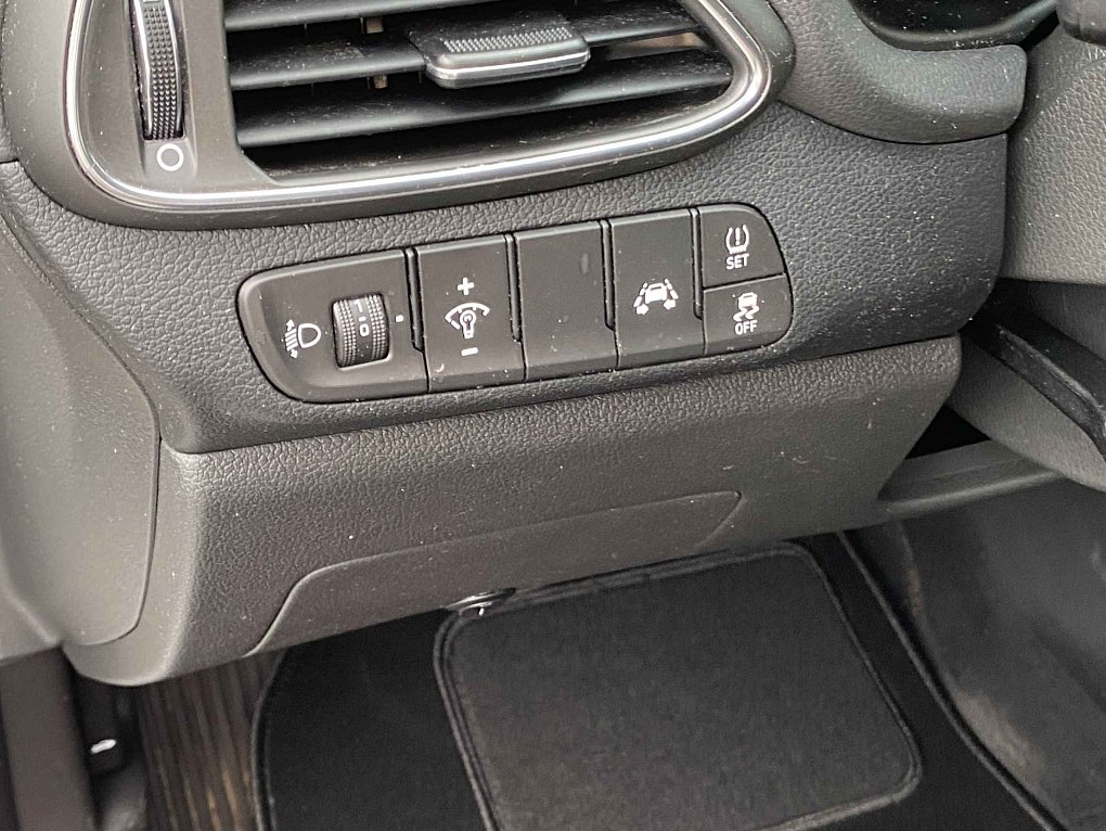 Hyundai I30 1.4 T-GDi Trikolor