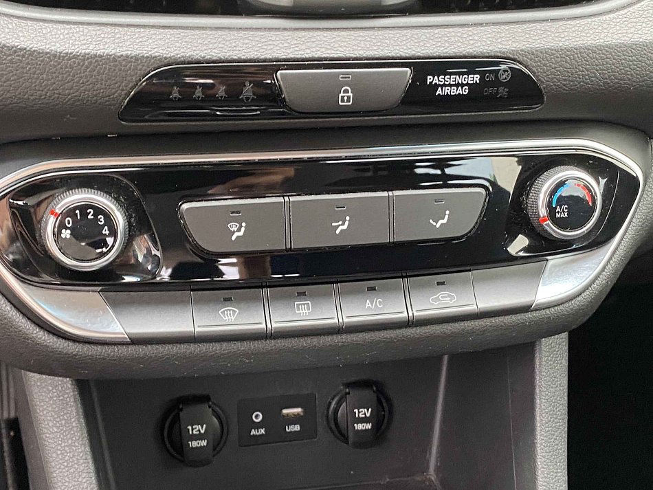 Hyundai I30 1.4 T-GDi Trikolor