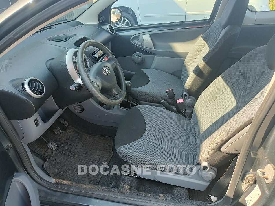 Toyota Aygo 1.0i 
