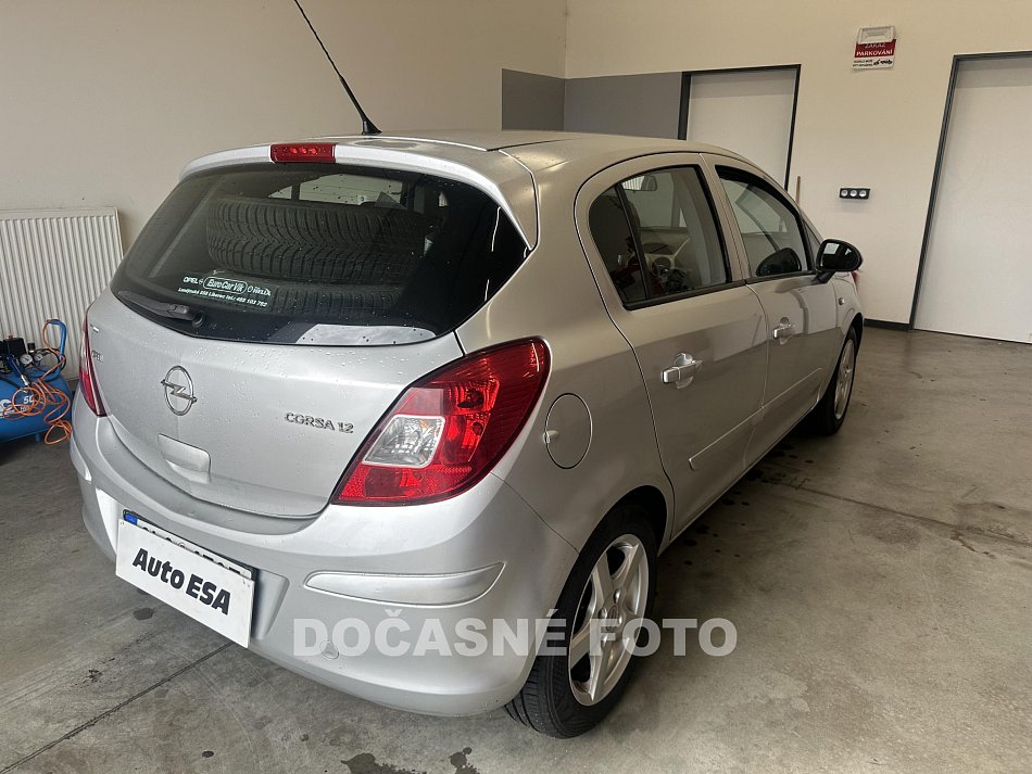 Opel Corsa 1.2i 