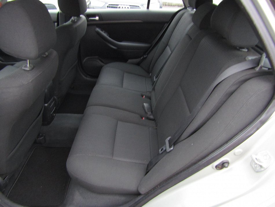 Toyota Avensis 2.0D-4D 