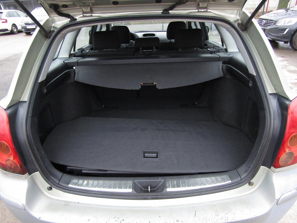 Toyota Avensis 2.0D-4D 