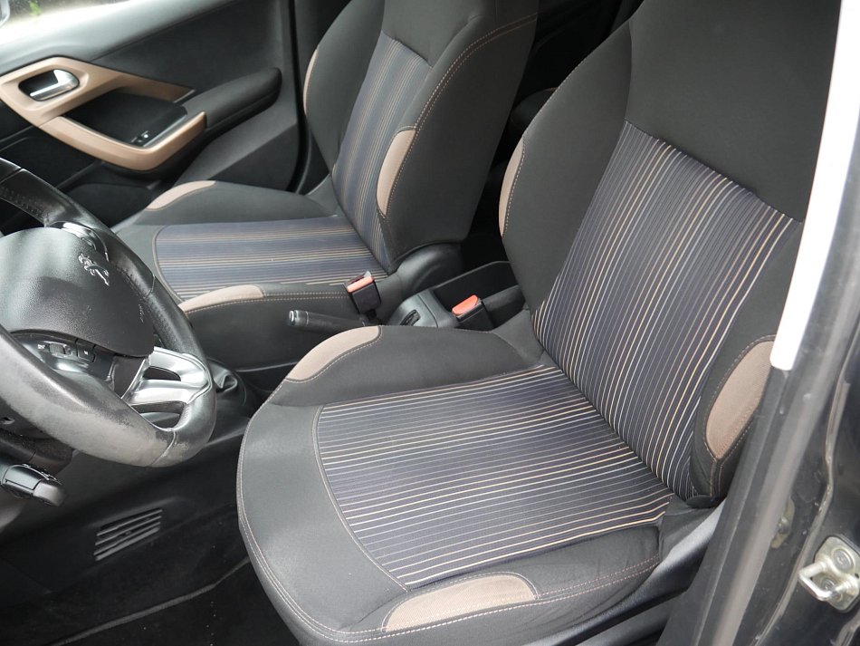Peugeot 208 1.2 VTi 