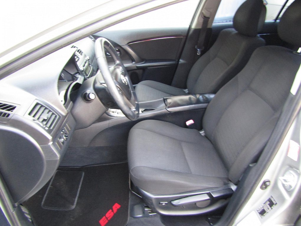 Toyota Avensis 1.8 i 