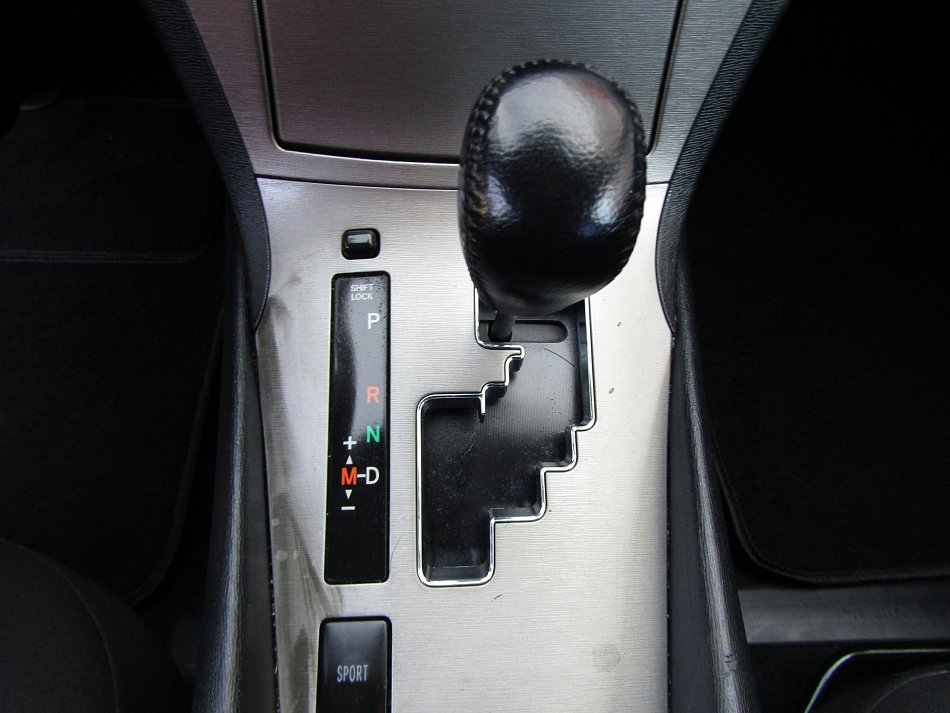 Toyota Avensis 1.8 i 