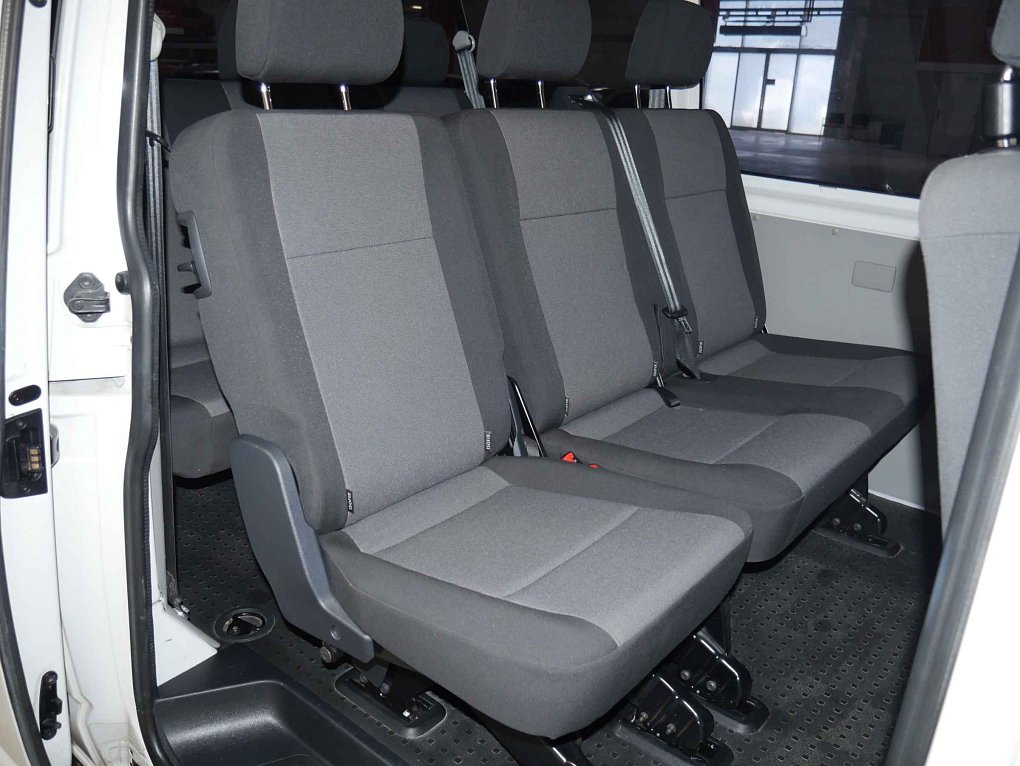 Volkswagen Transporter 2.0TDi  L2 9míst