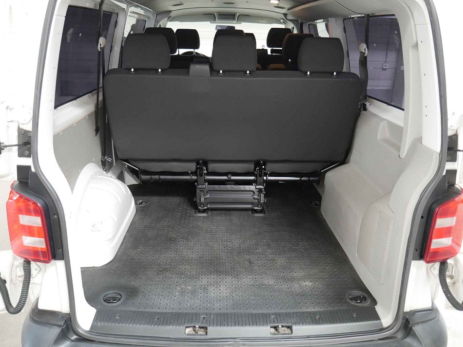 Volkswagen Transporter 2.0TDi  L2 9míst