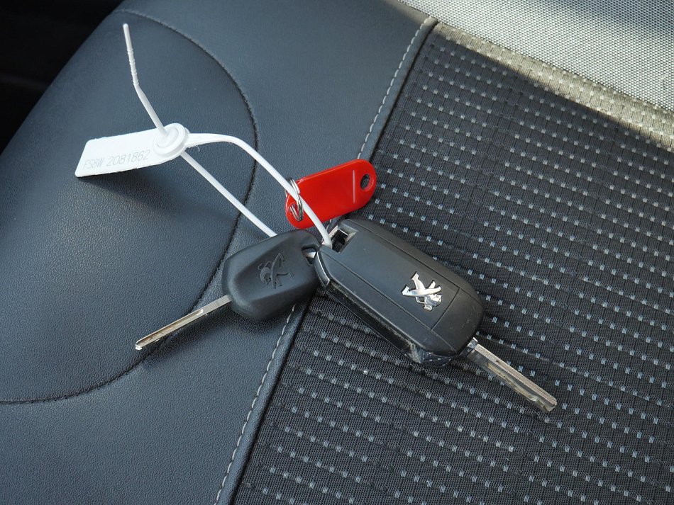 Peugeot 2008 1.2 PT Allure