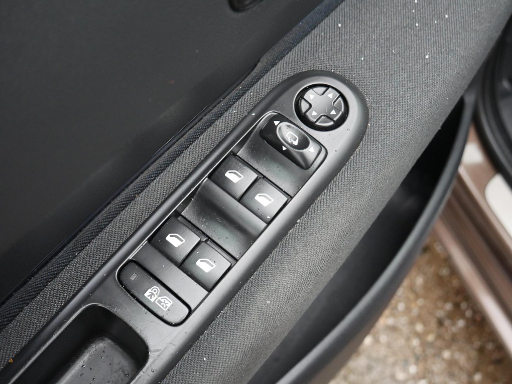 Peugeot 5008 2.0 HDi Active