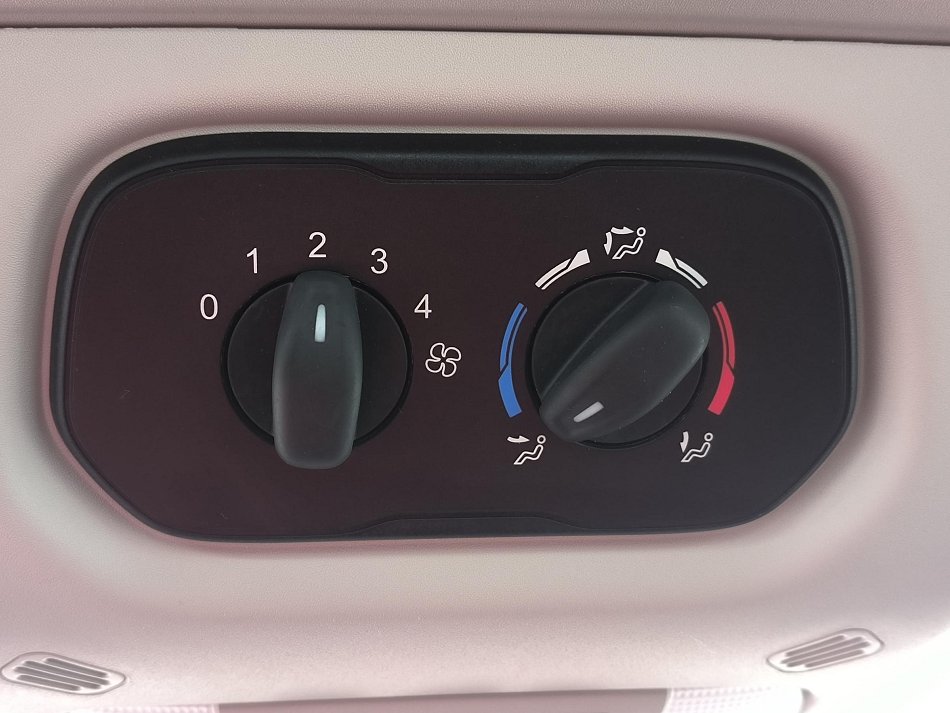 Ford Transit 2.0TDCi Trend L2H2 9míst