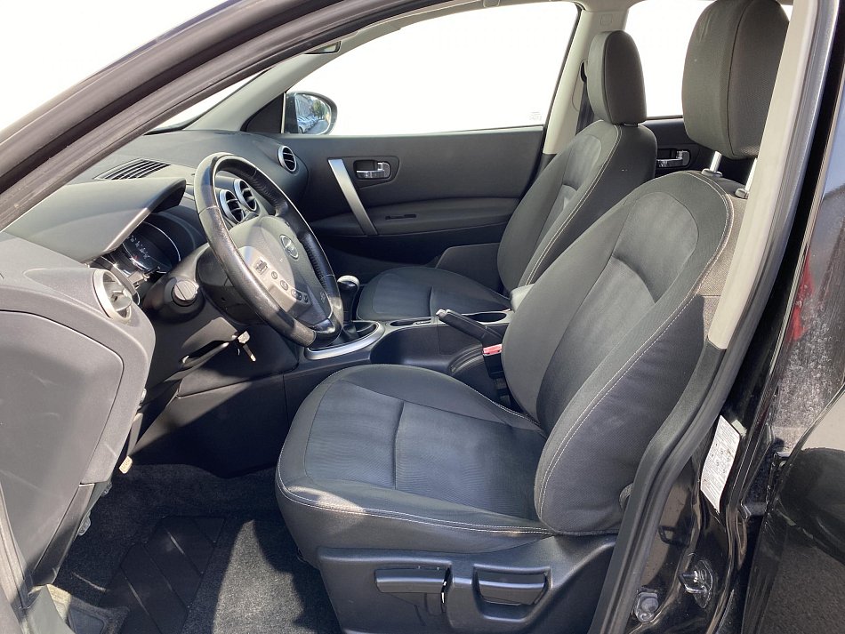 Nissan Qashqai 1.6i Connect