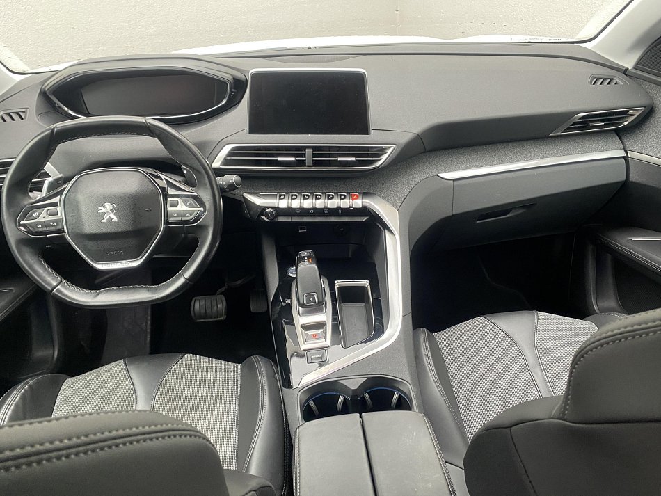 Peugeot 3008 1.2 PT Allure