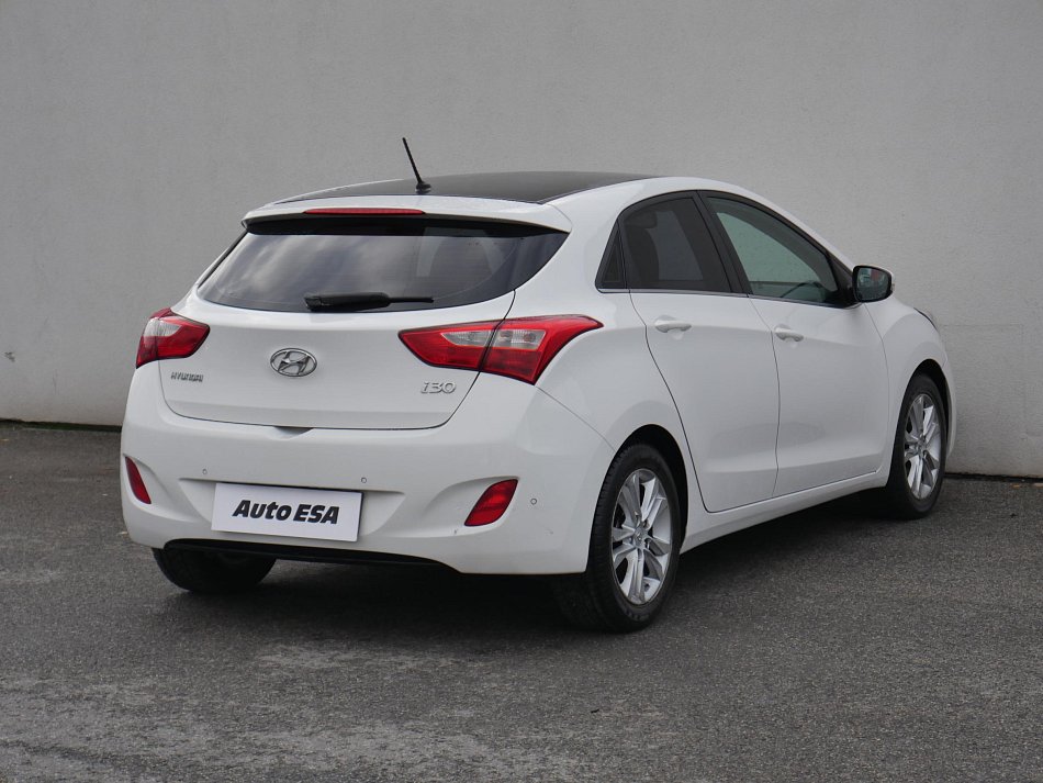 Hyundai I30 1.6 i Trikolor