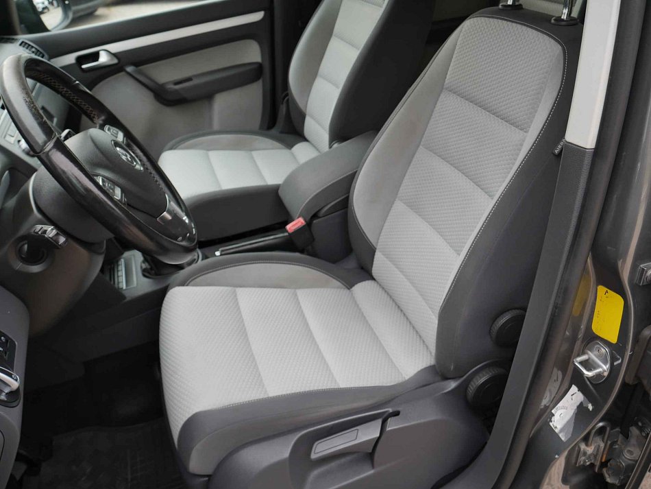 Volkswagen Touran 2.0TDi  7míst