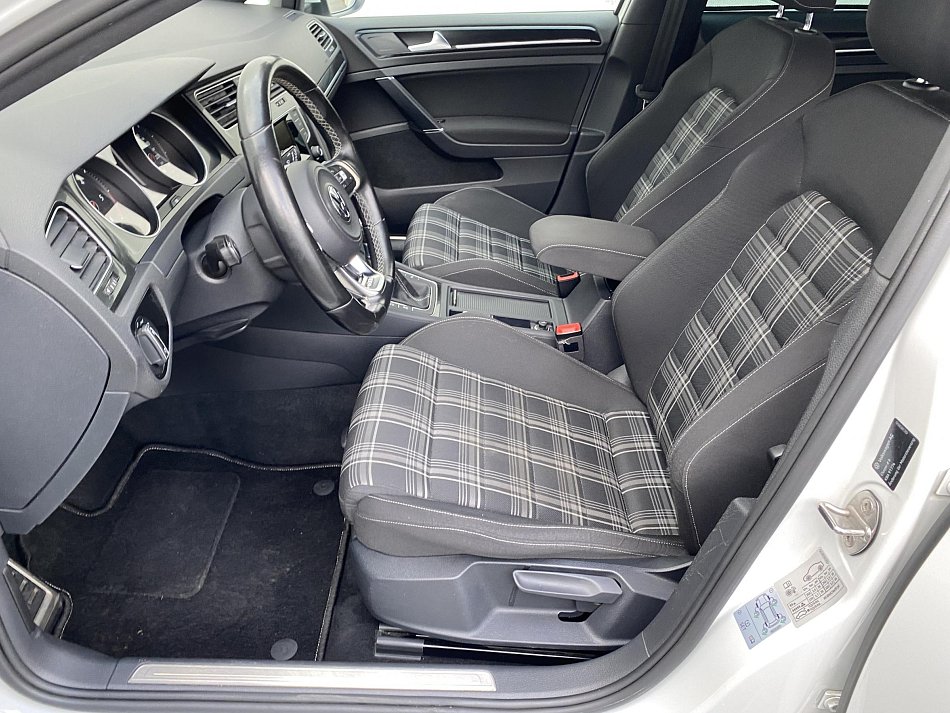 Volkswagen Golf 2.0 TDi GTD