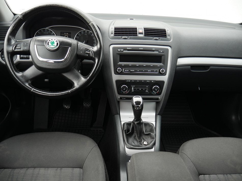 Škoda Octavia II 2.0TDi Elegance