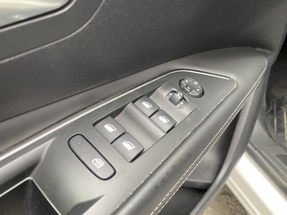 Peugeot 3008 1.2 PT Allure