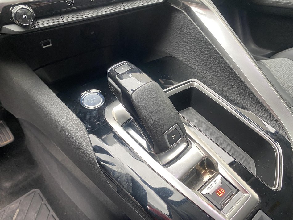 Peugeot 3008 1.2 PT Allure