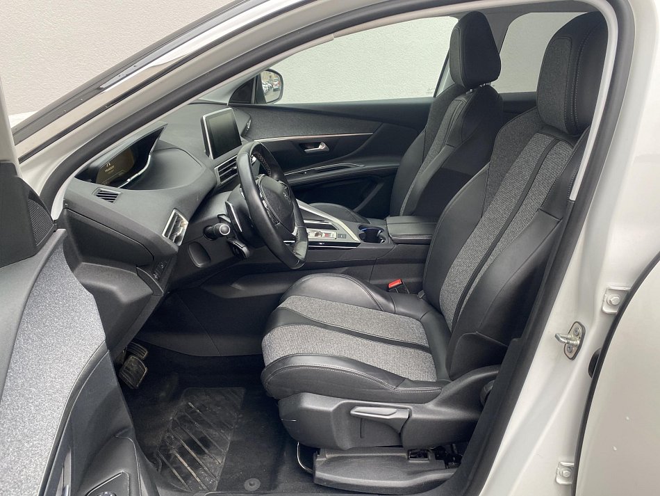 Peugeot 3008 1.2 PT Allure