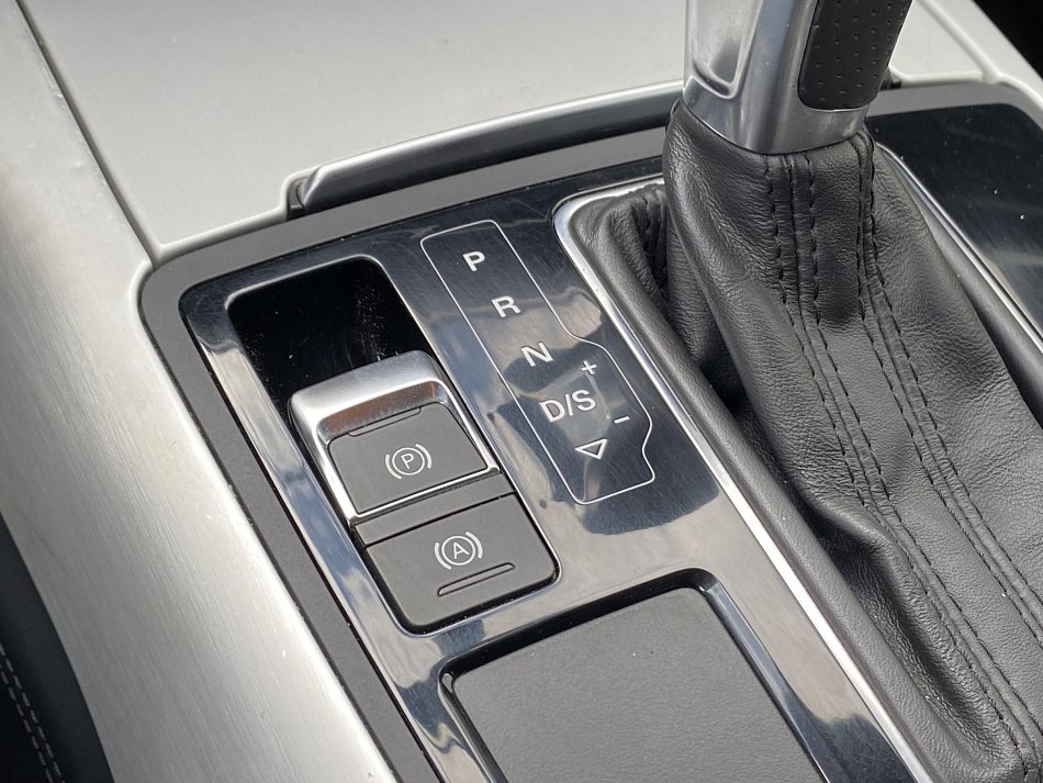 Audi A6 3.0TDi S-line Quattro
