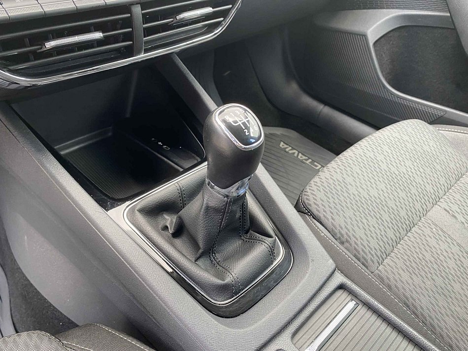Škoda Octavia IV 1.5 TSi Style