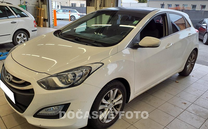 Hyundai I30 1.6 i Trikolor
