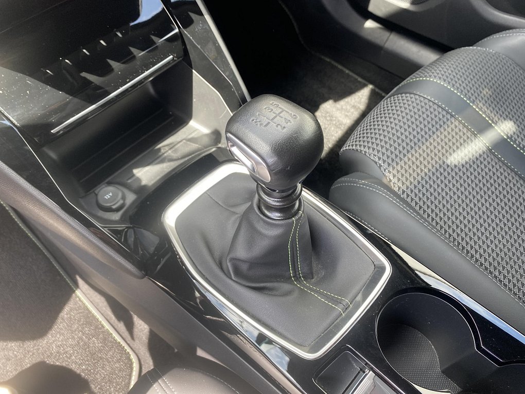 Peugeot 2008 1.2 PT GT