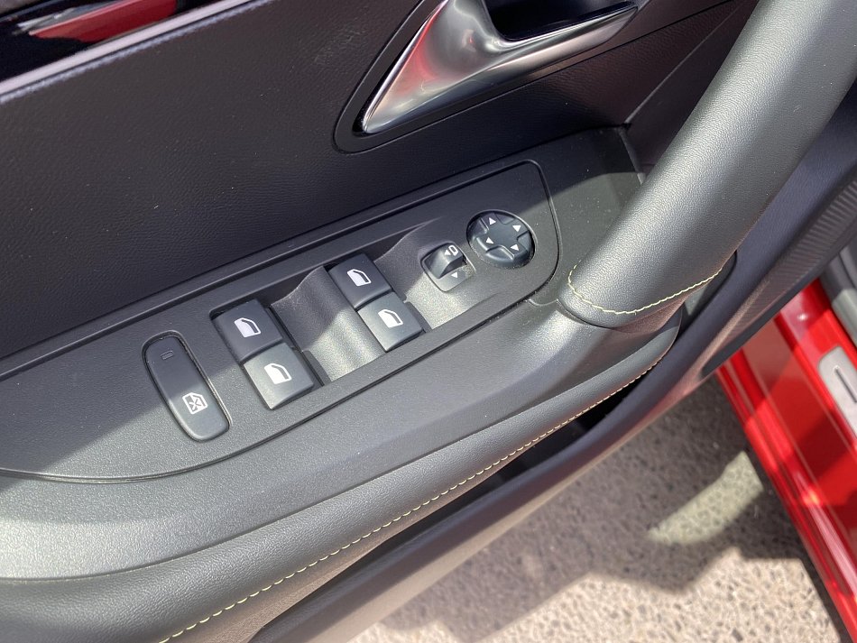 Peugeot 2008 1.2 PT GT