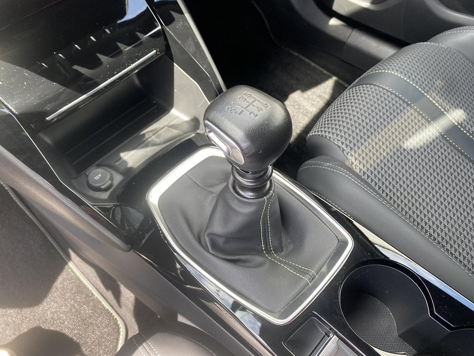 Peugeot 2008 1.2 PT GT
