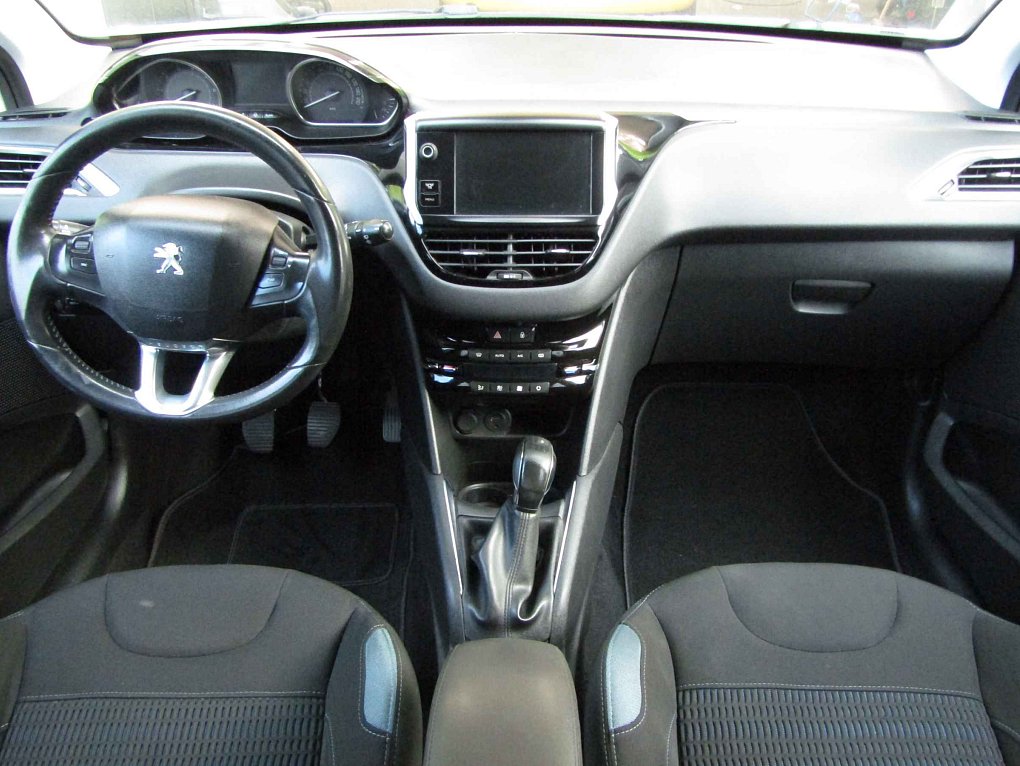Peugeot 208 1.2PT 
