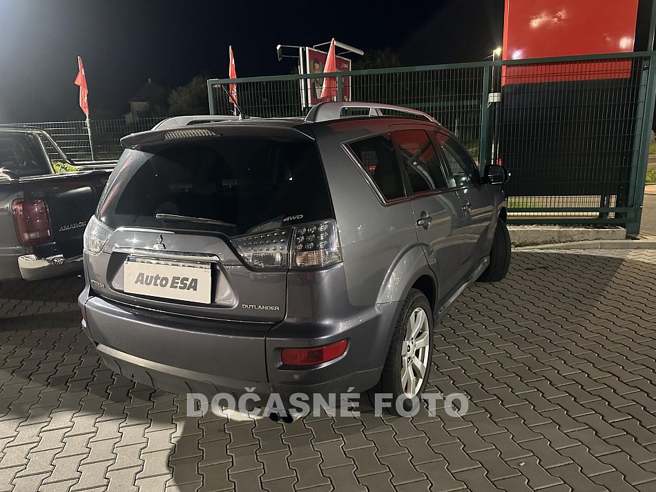 Mitsubishi Outlander 2.0 Di-D  4x4