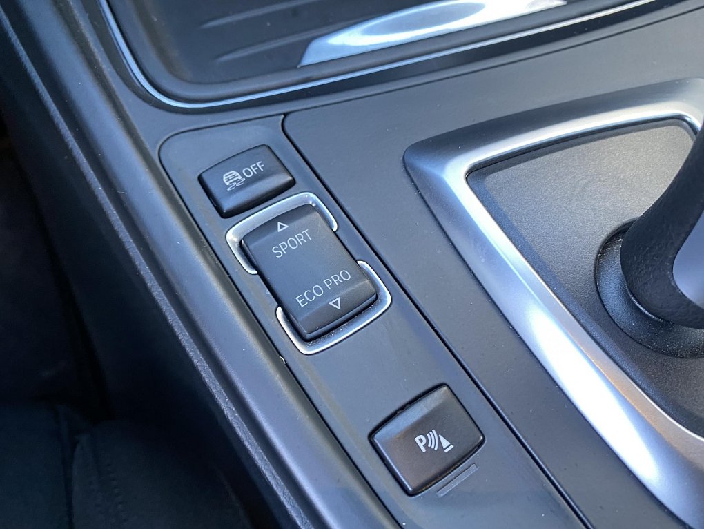 BMW Řada 3 2.0 LuxuryLine 328 i