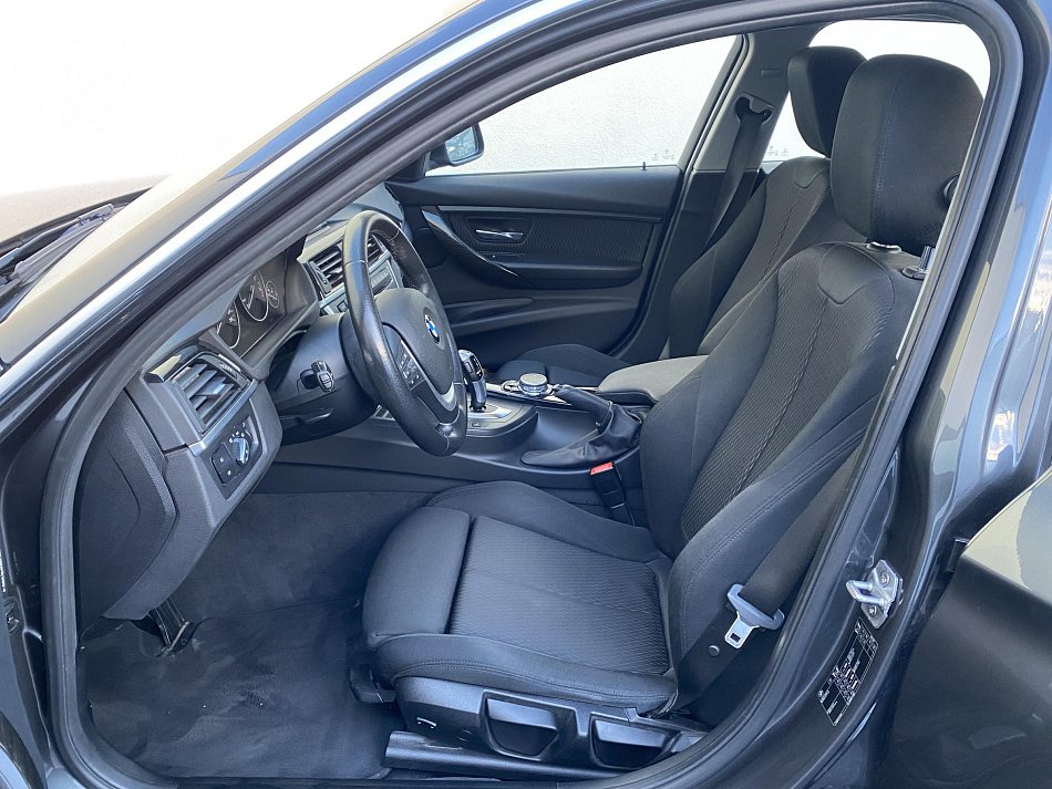 BMW Řada 3 2.0 LuxuryLine 328 i